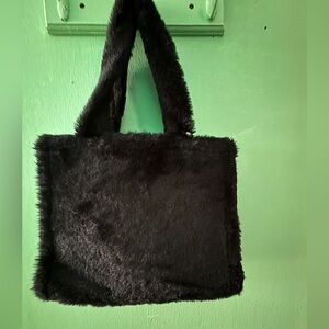 Fuzzy purse 👛🖤